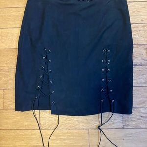 olivaceous skirt size large NWOT